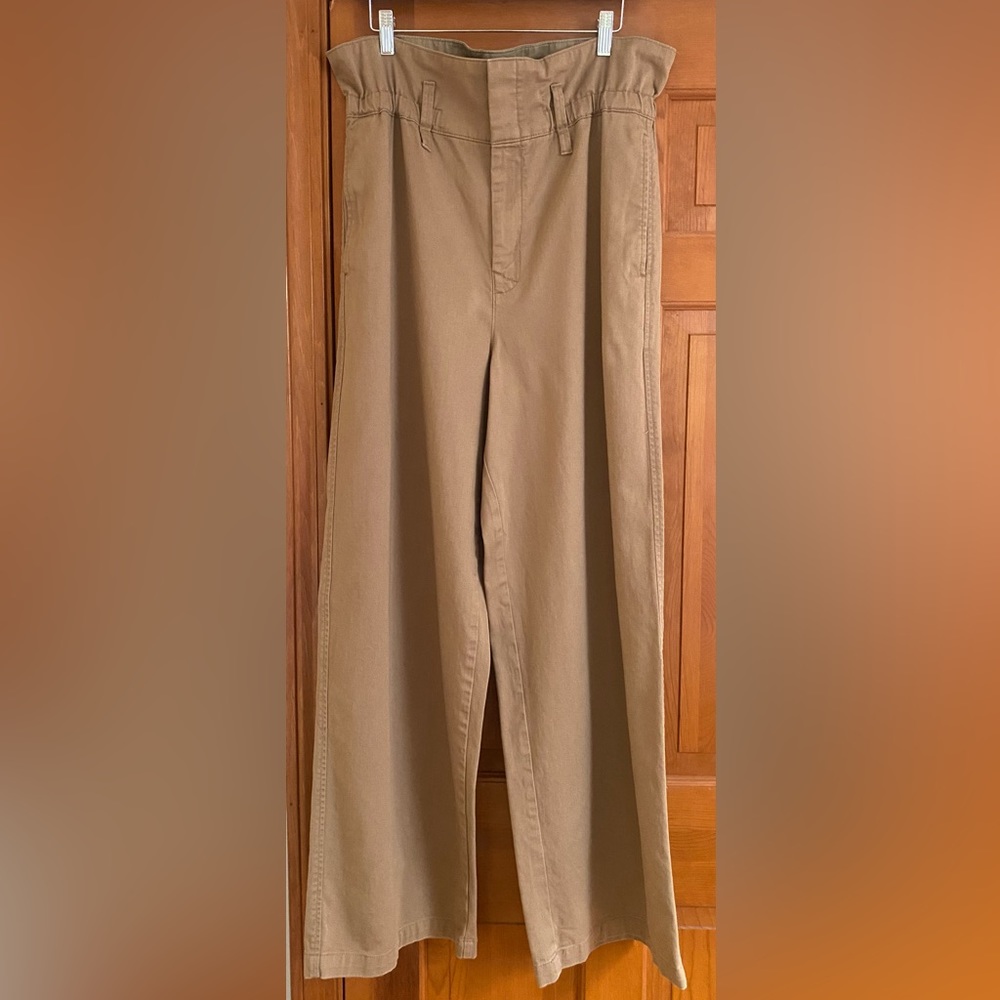 Banana Republic Evie Wide-Leg Paperbag Pant Khaki - Excellent Condition!